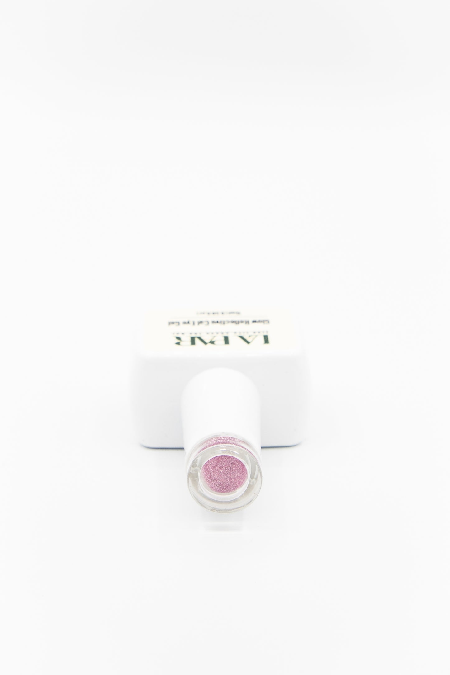 La Par Pink Diamond #2 Glow Reflective Cat Eye Gel Polish bottle cap