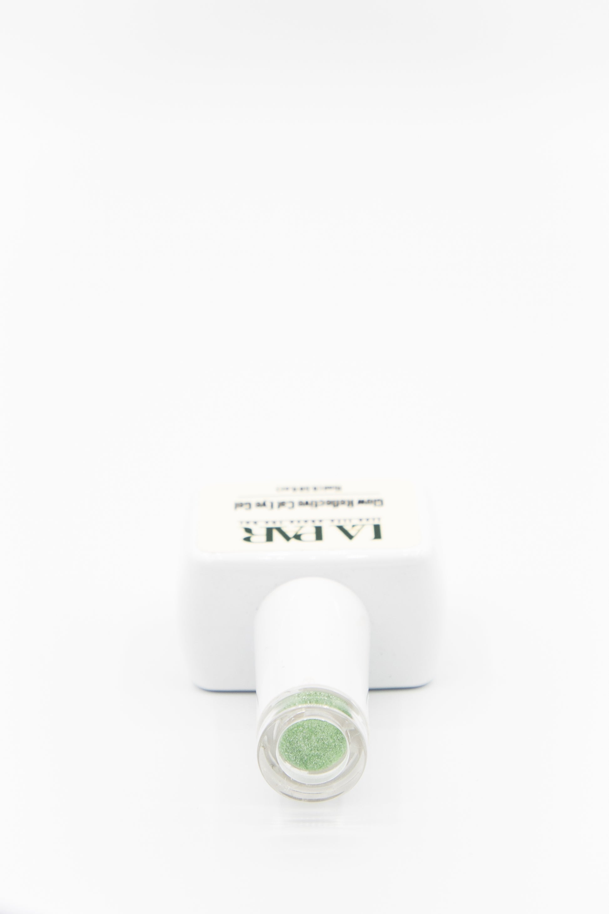La Par Jade #4 Glow Reflective Cat Eye Gel Polish bottle cap