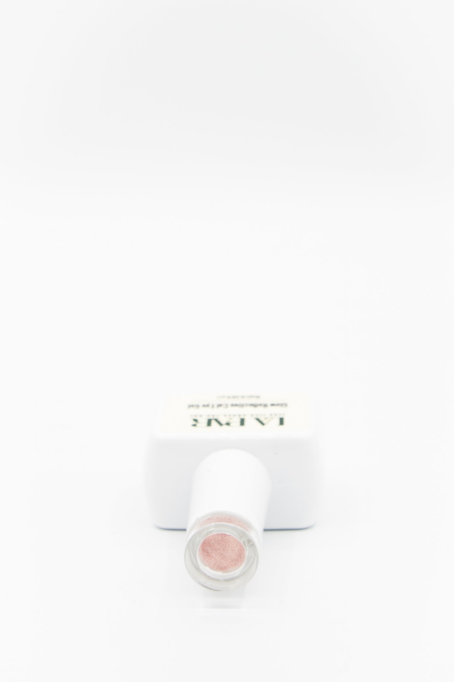 La Par Morganite #8 Glow Reflective Cat Eye Gel Polish bottle cap