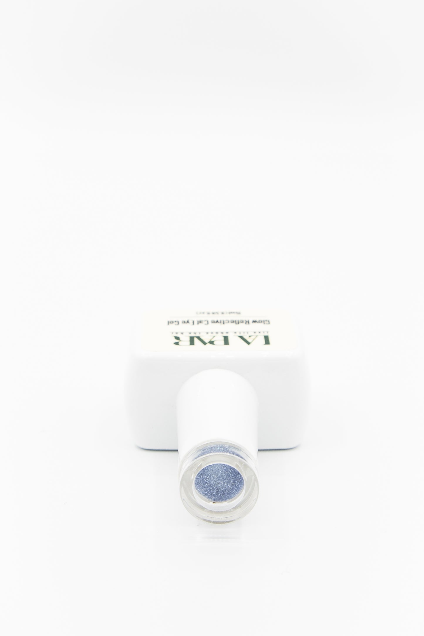 La Par Blue Diamond #9 Glow Reflective Cat Eye Gel Polish bottle cap