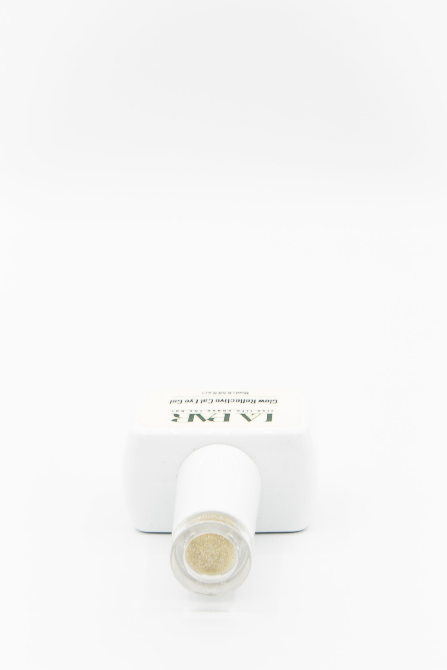La Par Yellow Quartz #11 Glow Reflective Cat Eye Gel Polish bottle cap