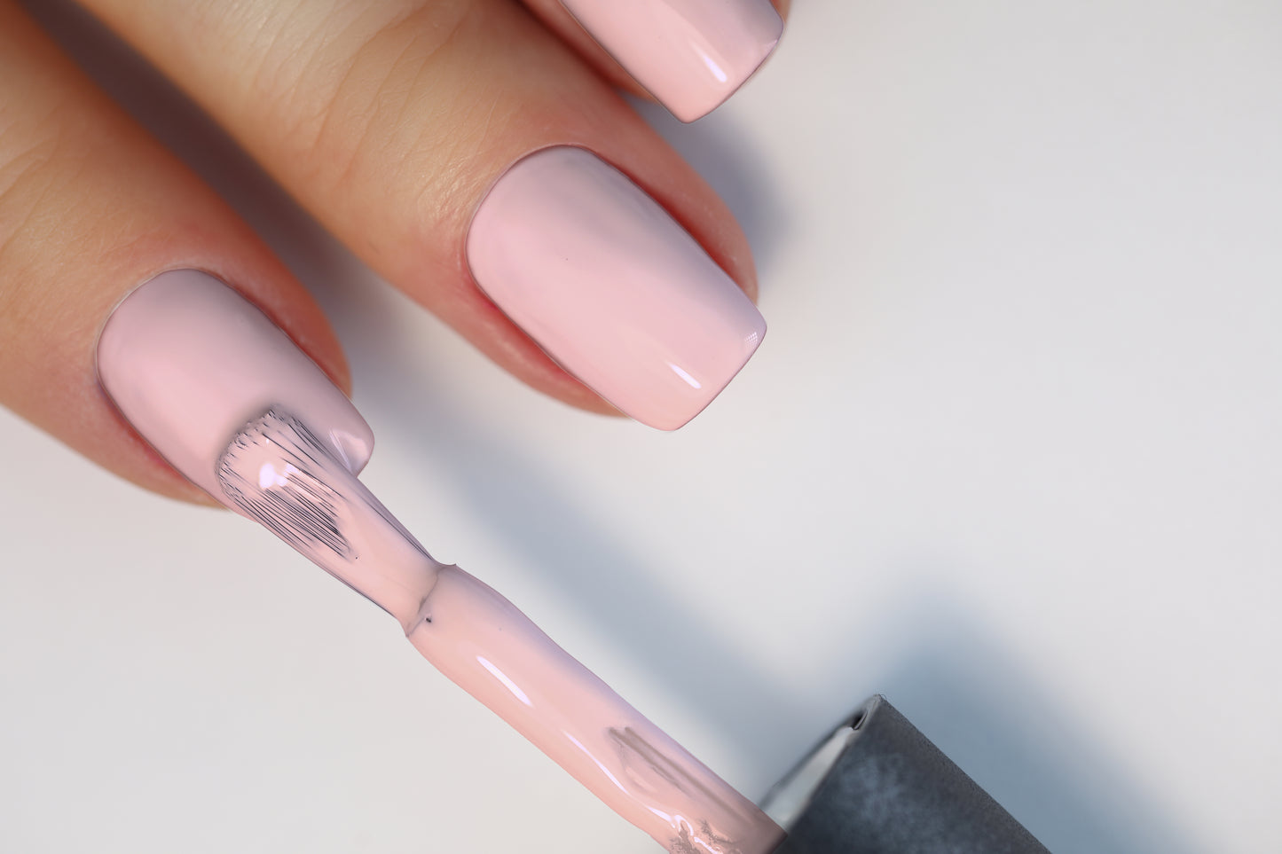 La Par Friend Or Flow #005 Polish on nails