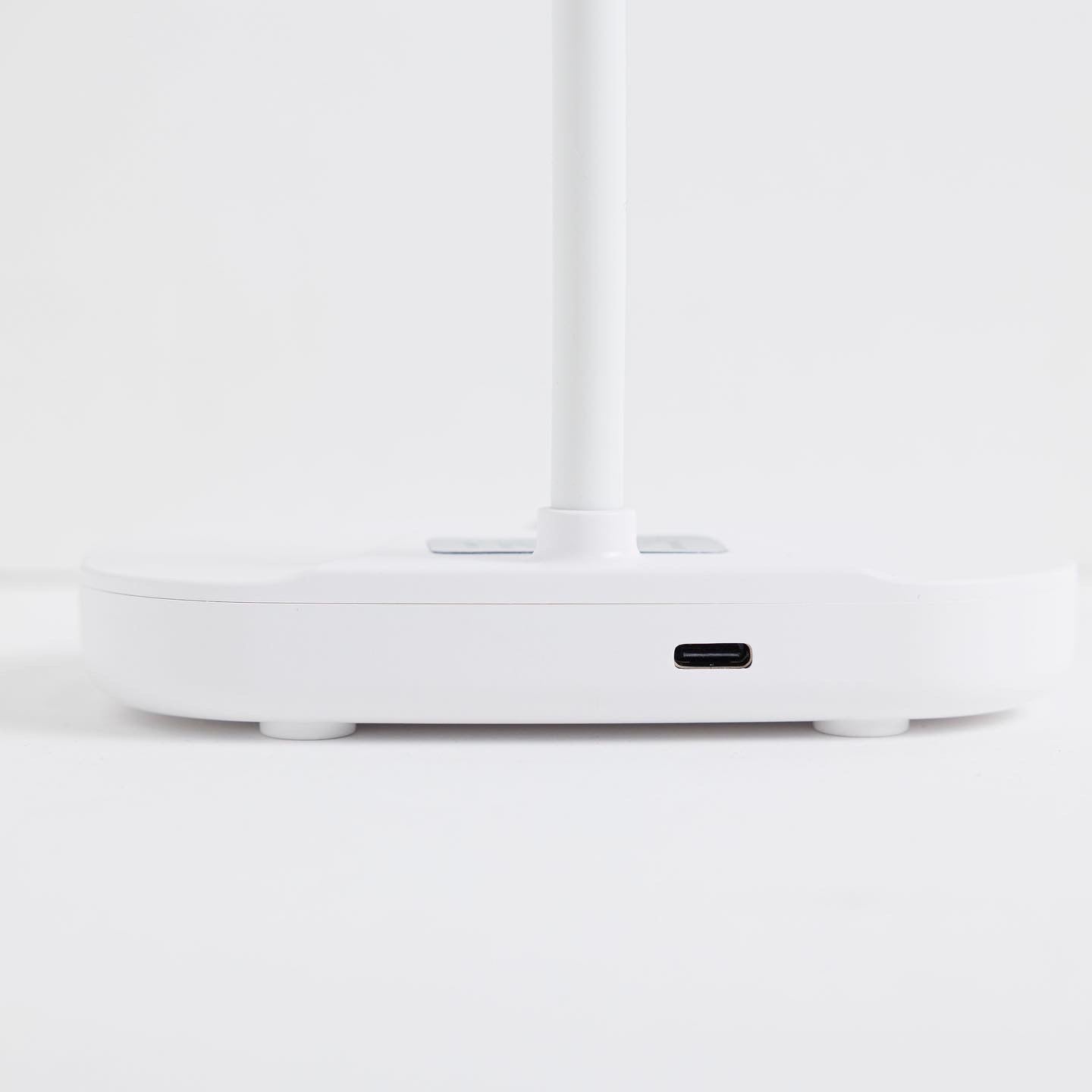 Charging port for La Par Standing LED lamp for gel extensions